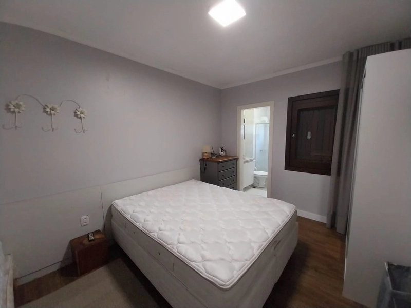 Conforto e Espaço: Casa com 3 Suítes em Terreno Amplo: 12ª foto da galeria de imagens do imóvel