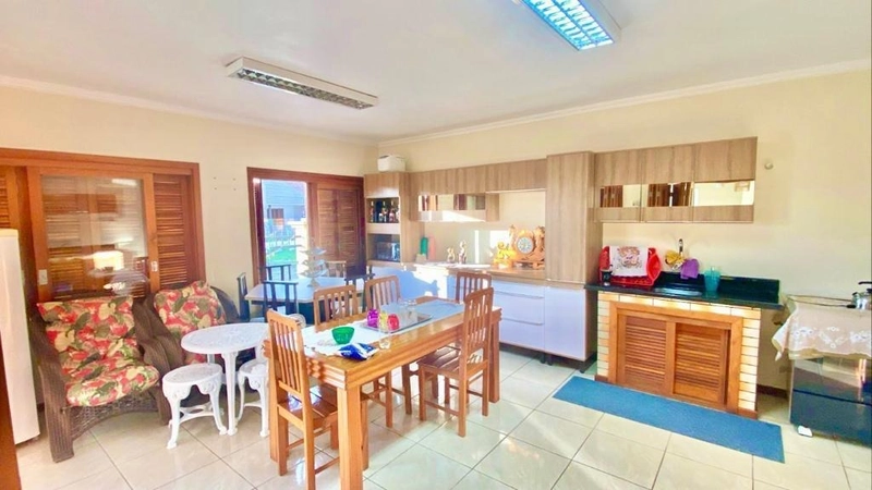 Casa com Anexo Gourmet, 4 Dormitórios e Suíte com Banheira: 15ª foto da galeria de imagens do imóvel