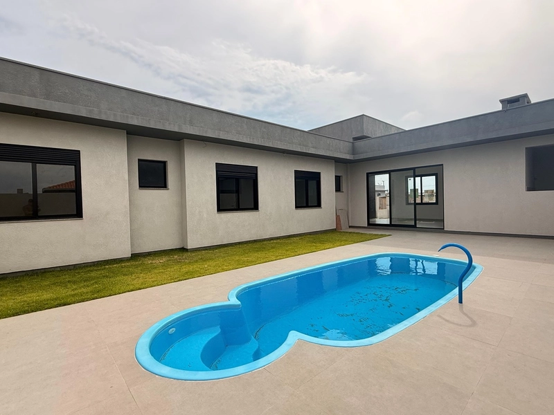 Casa Charmosa com 3 dormitórios, Pátio Amplo e Piscina!: 11ª foto da galeria de imagens do imóvel