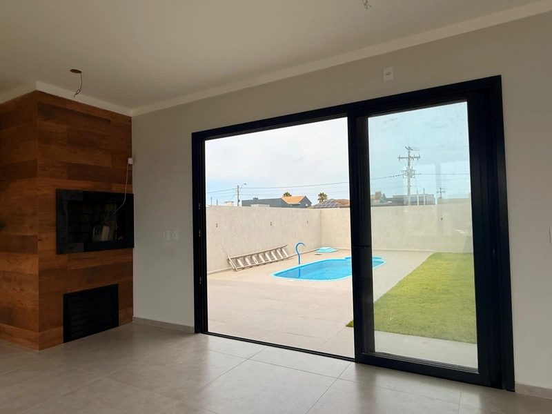 Casa Charmosa com 3 dormitórios, Pátio Amplo e Piscina!: 5ª foto da galeria de imagens do imóvel