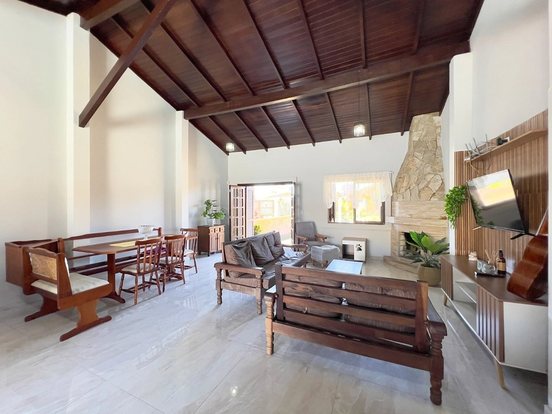 Casa com Piscina Aquecida e Espaço Gourmet a 500m do Mar: 6ª foto da galeria de imagens do imóvel