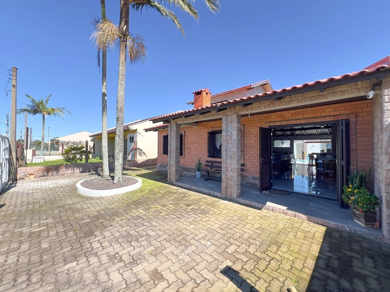 Casa com Piscina Aquecida e Espaço Gourmet a 500m do Mar: 34ª foto da galeria de imagens do imóvel