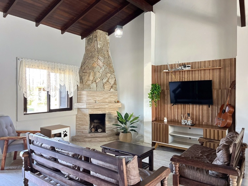 Casa com Piscina Aquecida e Espaço Gourmet a 500m do Mar: 4ª foto da galeria de imagens do imóvel