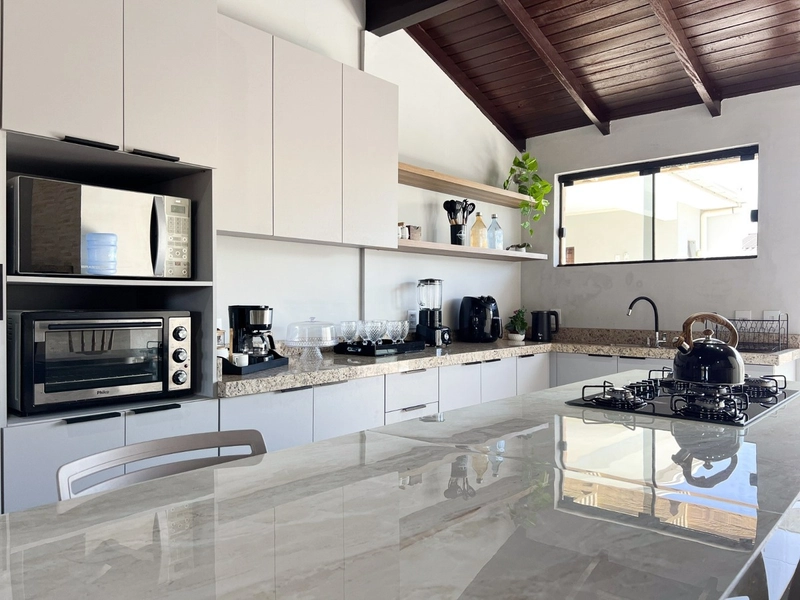 Casa com Piscina Aquecida e Espaço Gourmet a 500m do Mar: 14ª foto da galeria de imagens do imóvel