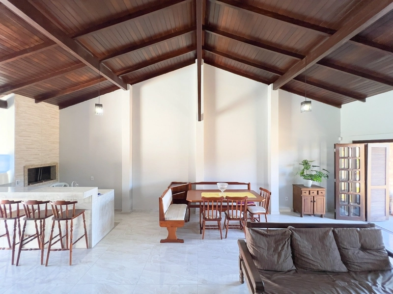 Casa com Piscina Aquecida e Espaço Gourmet a 500m do Mar: 22ª foto da galeria de imagens do imóvel