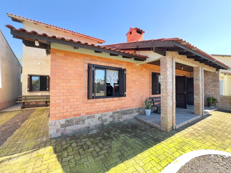 Casa com Piscina Aquecida e Espaço Gourmet a 500m do Mar: 3ª foto da galeria de imagens do imóvel