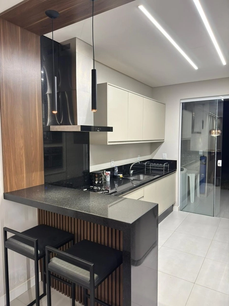 Casa Moderna com Suíte, Acabamento Impecavel e Ótima Iluminação!: 10ª foto da galeria de imagens do imóvel