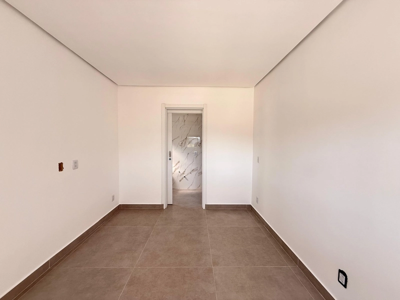 Geminado de Esquina com Suíte e Churrasqueira!: 7ª foto da galeria de imagens do imóvel