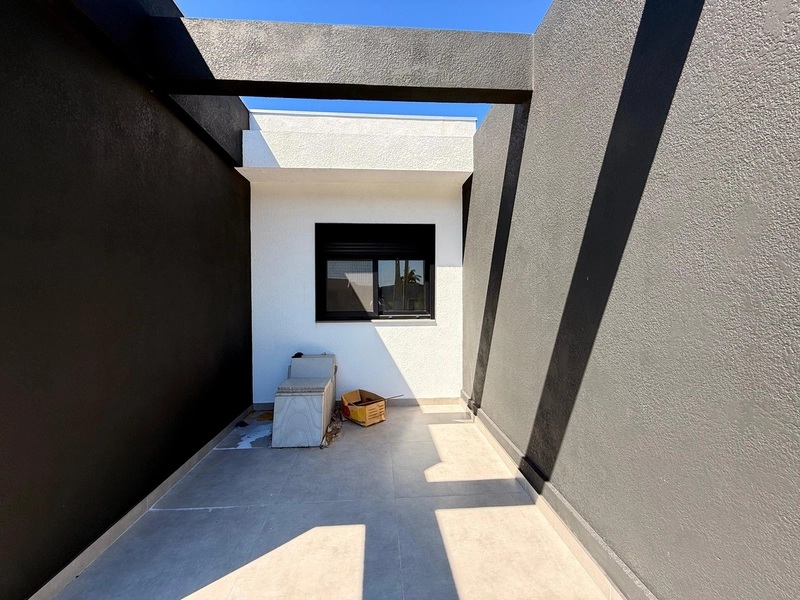 Geminado de Esquina com Suíte e Churrasqueira!: 3ª foto da galeria de imagens do imóvel