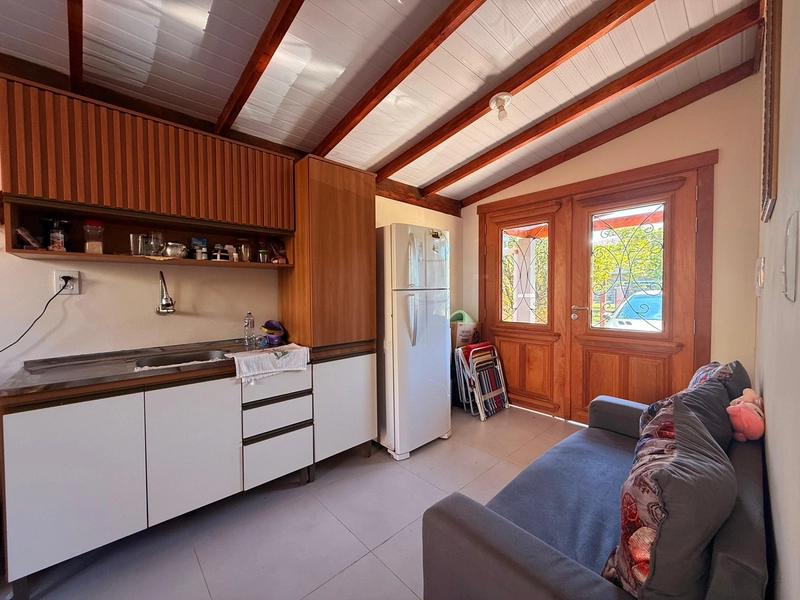 Casa á Venda - Conforto e Praticidade com Pátio Amplo!: 3ª foto da galeria de imagens do imóvel