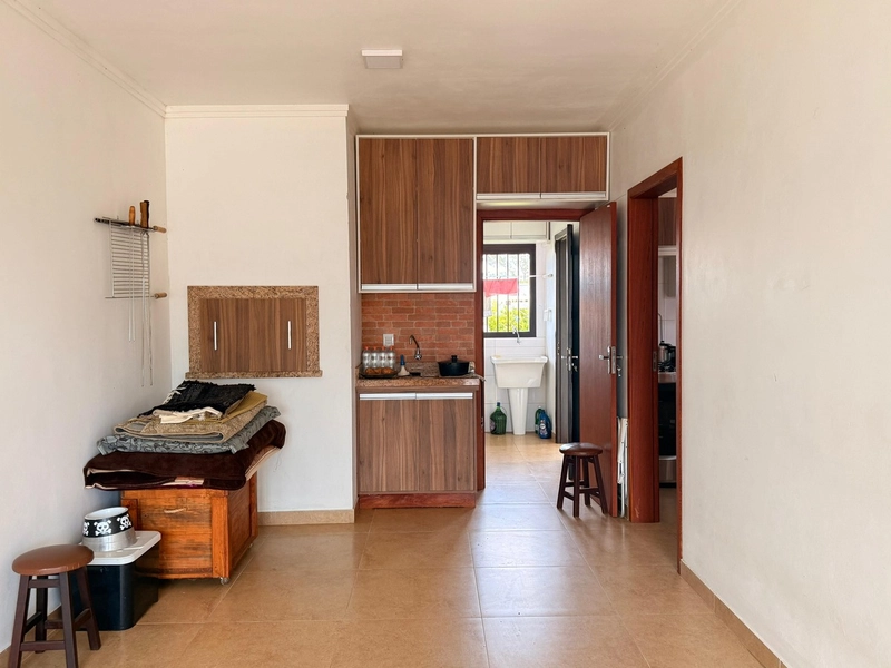 Charmosa casa com Lareira, Espaço Gourmet e Pátio Amplo!: 13ª foto da galeria de imagens do imóvel