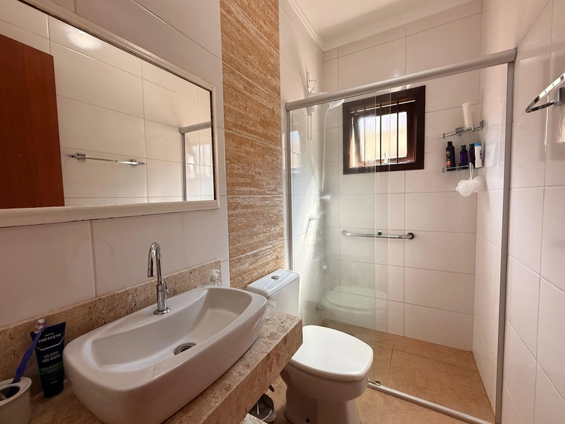 Charmosa casa com Lareira, Espaço Gourmet e Pátio Amplo!: 15ª foto da galeria de imagens do imóvel