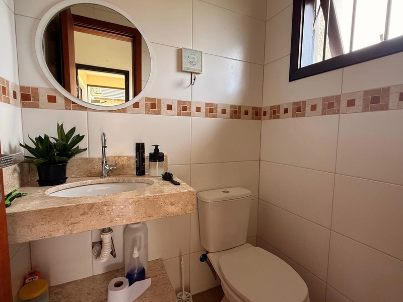 Charmosa casa com Lareira, Espaço Gourmet e Pátio Amplo!: 10ª foto da galeria de imagens do imóvel