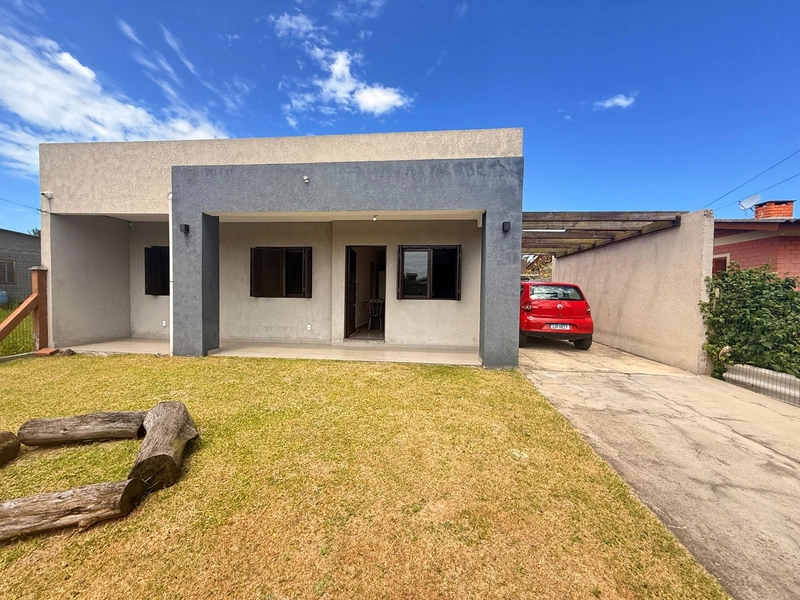 Casa em Laje com 2 Dormitórios e Amplo Pátio: 1ª foto da galeria de imagens do imóvel