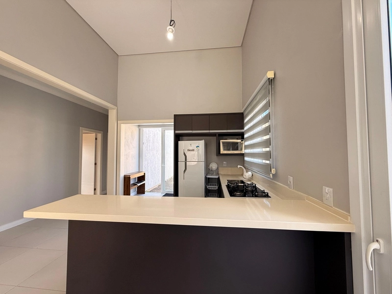 Casa a 50m do Mar, com 3 Dormitórios, Pé Direito Alto e Lareira!: 8ª foto da galeria de imagens do imóvel