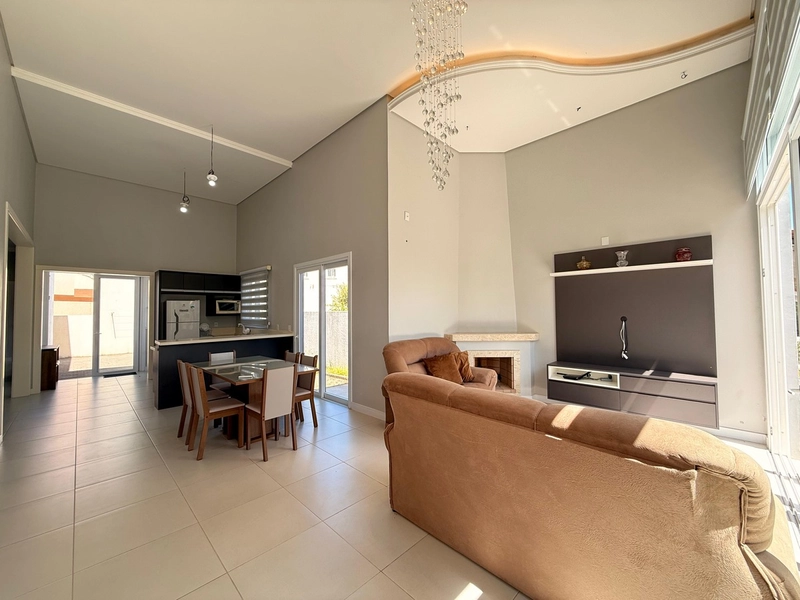 Casa a 50m do Mar, com 3 Dormitórios, Pé Direito Alto e Lareira!: 5ª foto da galeria de imagens do imóvel