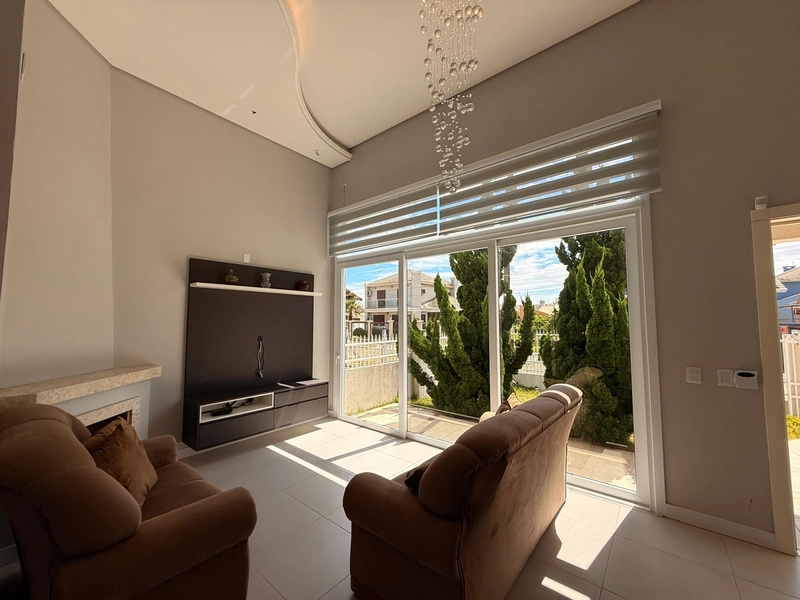 Casa a 50m do Mar, com 3 Dormitórios, Pé Direito Alto e Lareira!: 4ª foto da galeria de imagens do imóvel