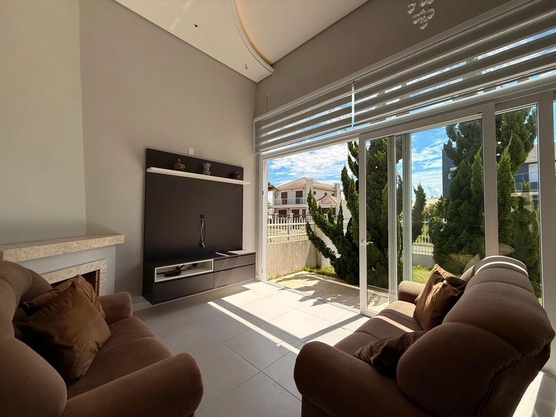 Casa a 50m do Mar, com 3 Dormitórios, Pé Direito Alto e Lareira!: 3ª foto da galeria de imagens do imóvel