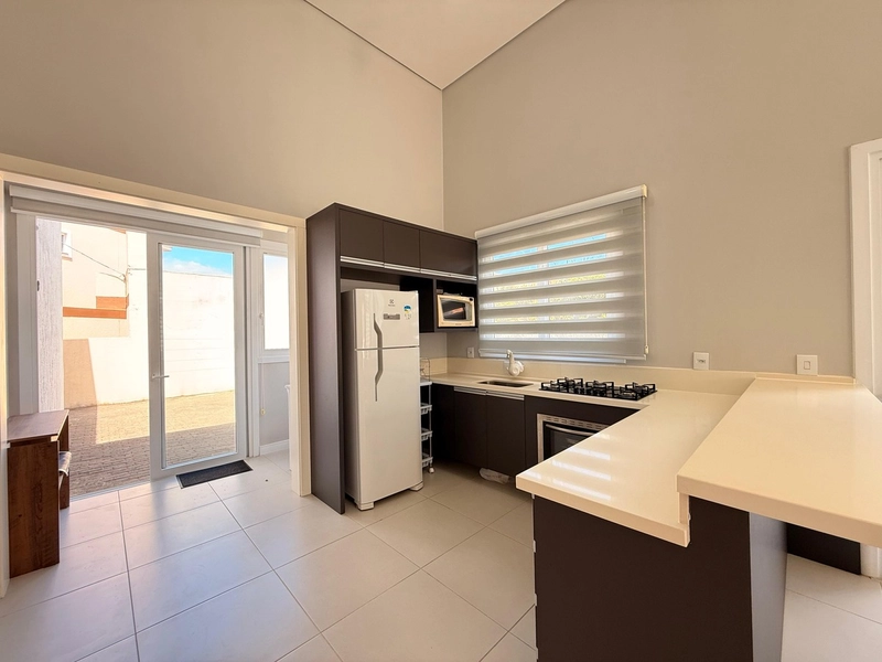 Casa a 50m do Mar, com 3 Dormitórios, Pé Direito Alto e Lareira!: 7ª foto da galeria de imagens do imóvel