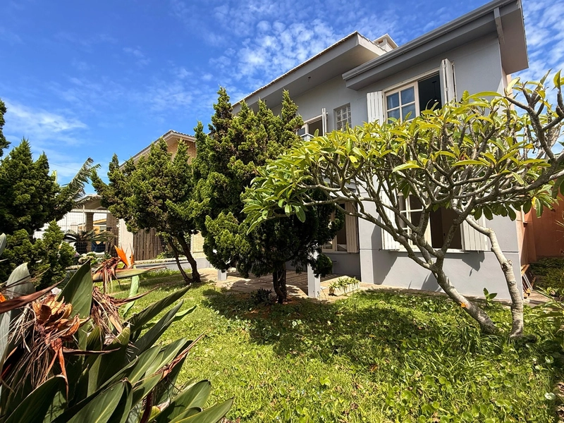 Sobrado com 4 Dormitórios com Vista para o Mar e Área Gourmet!: 1ª foto da galeria de imagens do imóvel