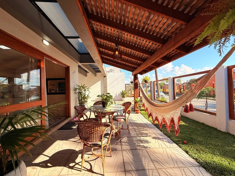 Linda Casa com 3 Dormitórios, Móveis Planejados e Ambientes Amplos!: 3ª foto da galeria de imagens do imóvel