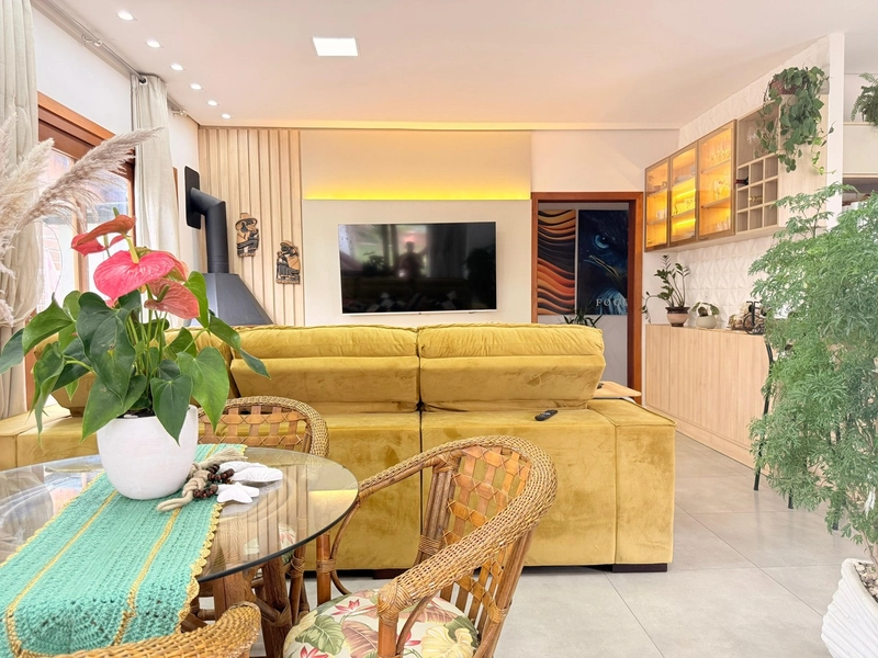 Linda Casa com 3 Dormitórios, Móveis Planejados e Ambientes Amplos!: 8ª foto da galeria de imagens do imóvel