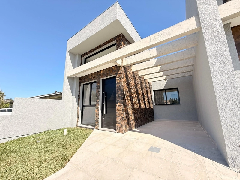 Linda Casa em Ótima Localização, Piscina e 2 Dormitórios!: 2ª foto da galeria de imagens do imóvel