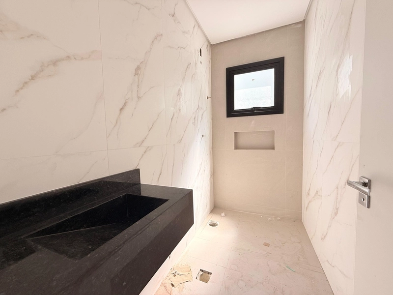 Linda Casa em Ótima Localização, Piscina e 2 Dormitórios!: 8ª foto da galeria de imagens do imóvel