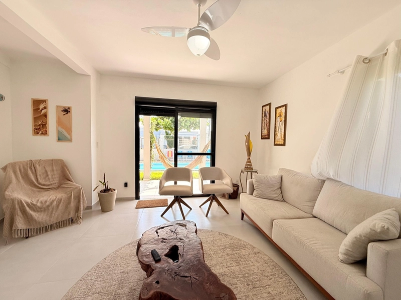 Casa com 3 Dormitórios, Piscina e Espaço Gourmet – Conforto e Lazer!: 2ª foto da galeria de imagens do imóvel