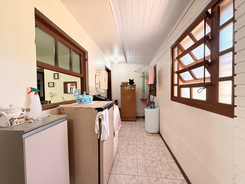 Casa á Venda em Ótima Localização, com 3 Dormitórios e 2 Banheiros!: 6ª foto da galeria de imagens do imóvel