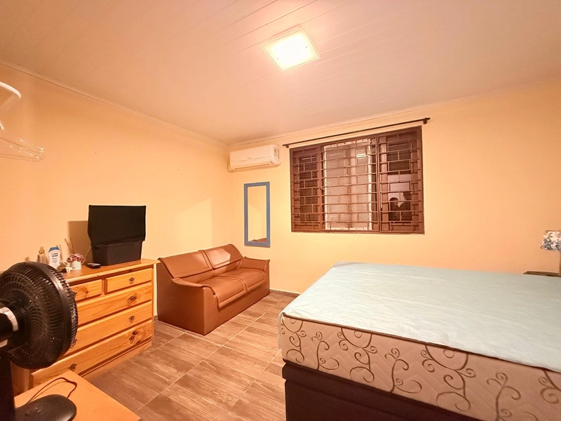 Casa á Venda em Ótima Localização, com 3 Dormitórios e 2 Banheiros!: 12ª foto da galeria de imagens do imóvel