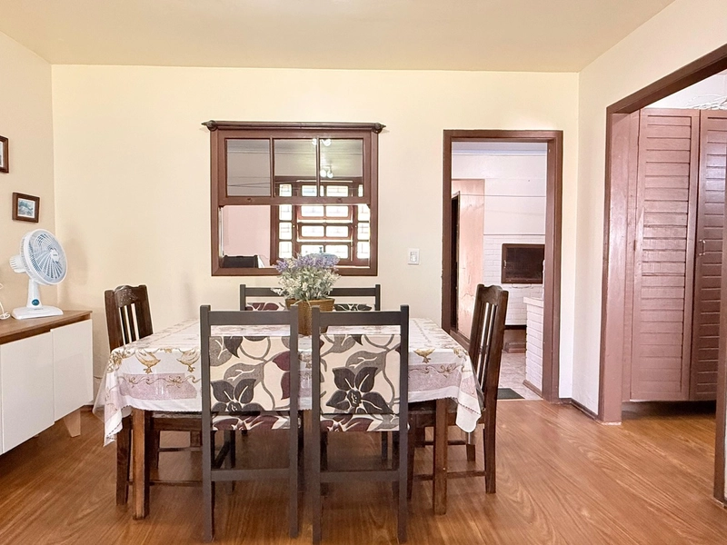 Casa á Venda em Ótima Localização, com 3 Dormitórios e 2 Banheiros!: 9ª foto da galeria de imagens do imóvel