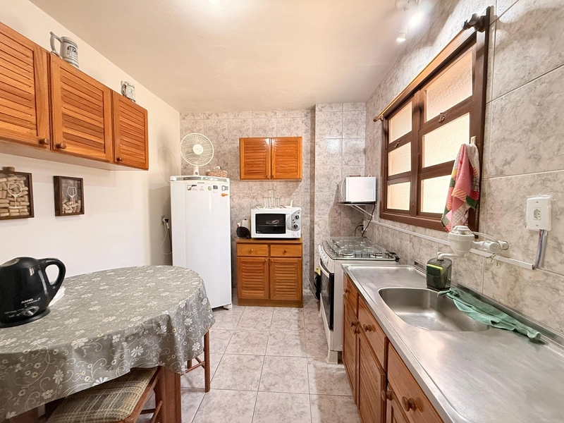 Casa á Venda em Ótima Localização, com 3 Dormitórios e 2 Banheiros!: 4ª foto da galeria de imagens do imóvel