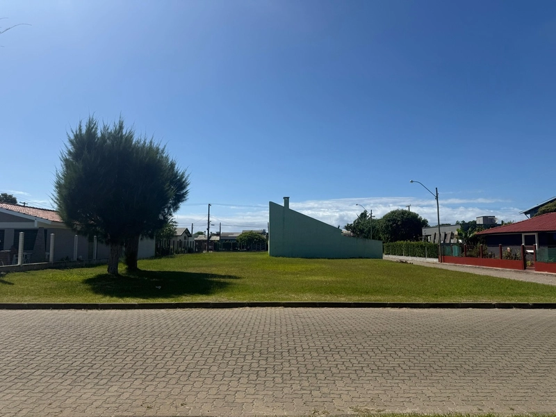 Terreno Meio de Quadra á Venda em Rainha do Mar: 2ª foto da galeria de imagens do imóvel