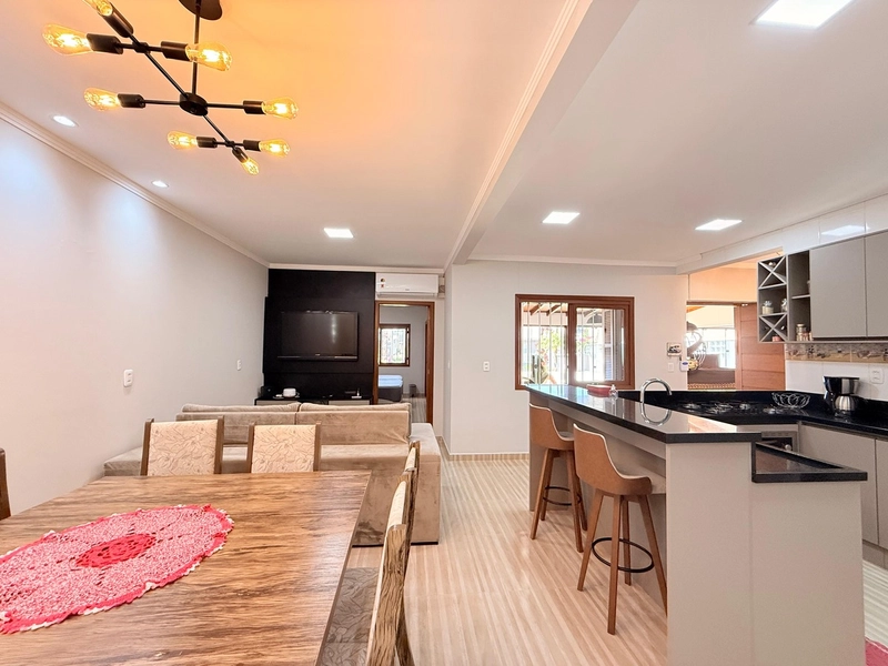 Linda Casa com Piscina, 3 Dormitórios e Pátio Amplo!: 12ª foto da galeria de imagens do imóvel