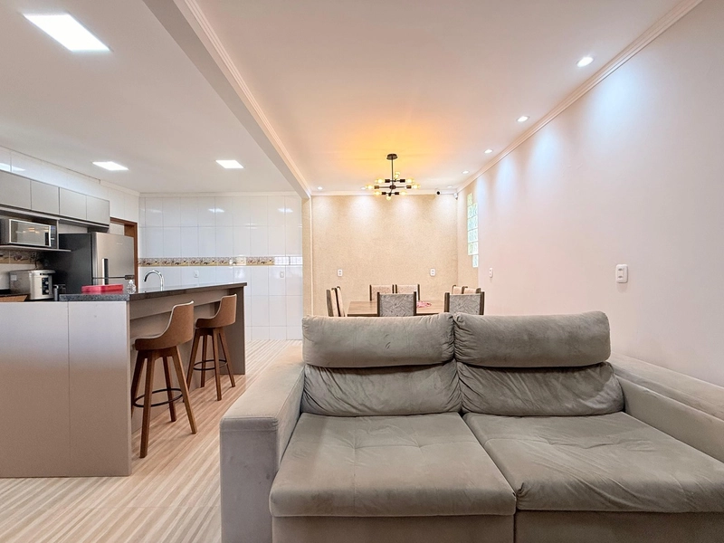 Linda Casa com Piscina, 3 Dormitórios e Pátio Amplo!: 8ª foto da galeria de imagens do imóvel