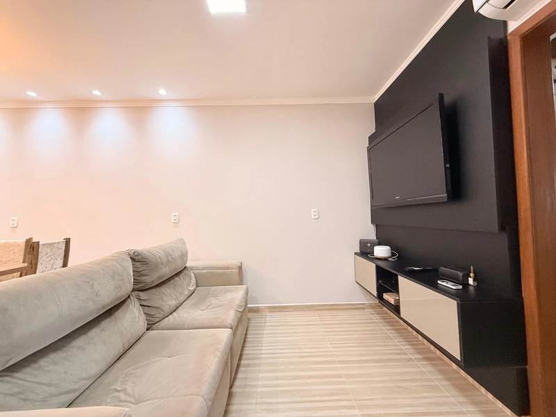 Linda Casa com Piscina, 3 Dormitórios e Pátio Amplo!: 7ª foto da galeria de imagens do imóvel