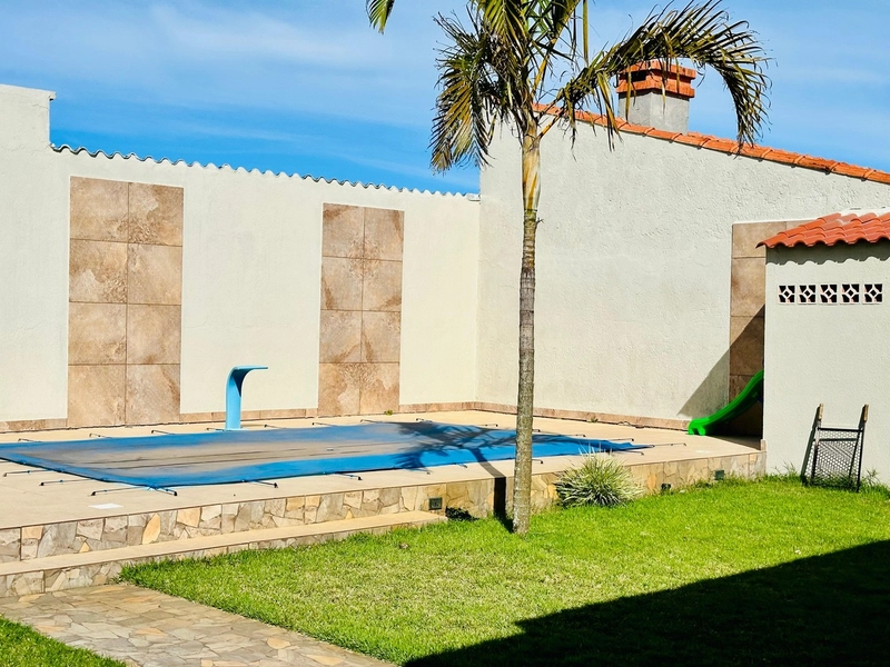 Linda Casa em Rainha do Mar, com Piscina e 3 Dormitórios!: 3ª foto da galeria de imagens do imóvel