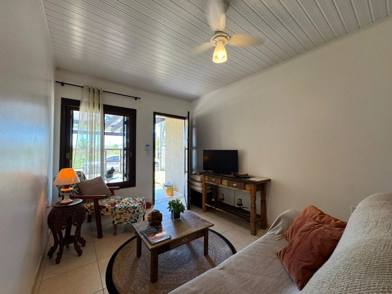 Lindo Geminado á Venda, com 2 Dormitórios e Living Integrado!: 7ª foto da galeria de imagens do imóvel