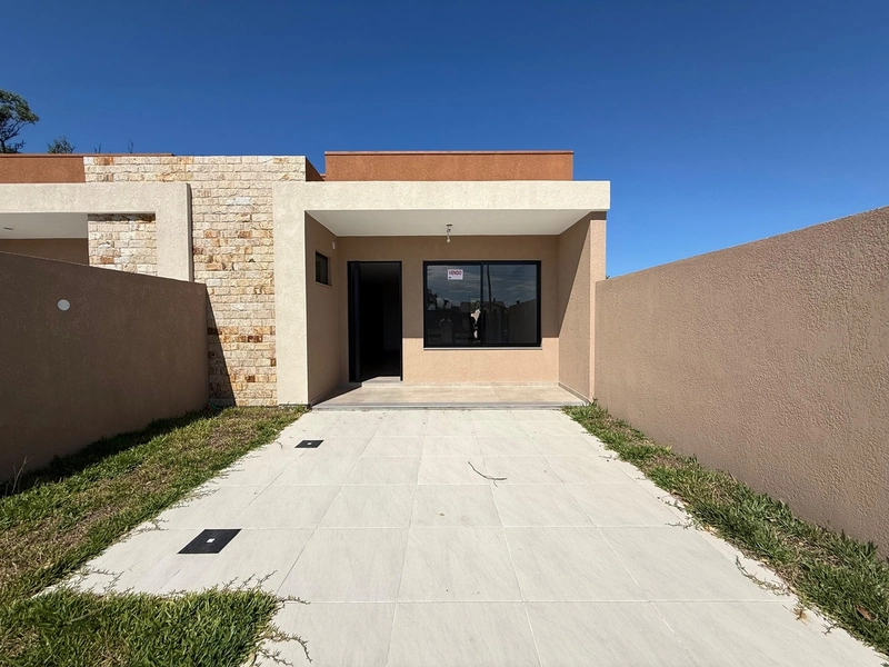 Casa em Ótima Localização, 2 Dormitórios e Living Integrado!: 1ª foto da galeria de imagens do imóvel