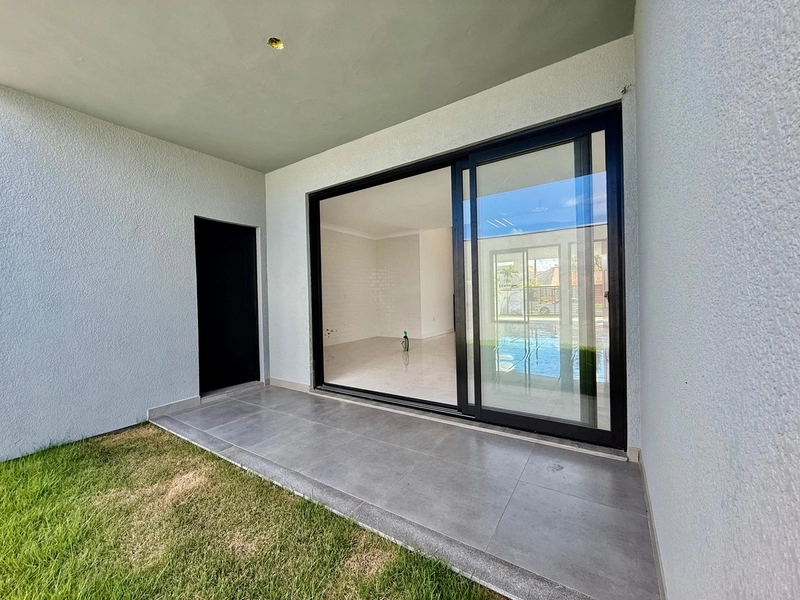 Lindo Imóvel com 2 Suítes, Living integrado com Lareira e Perto do Mar: 20ª foto da galeria de imagens do imóvel