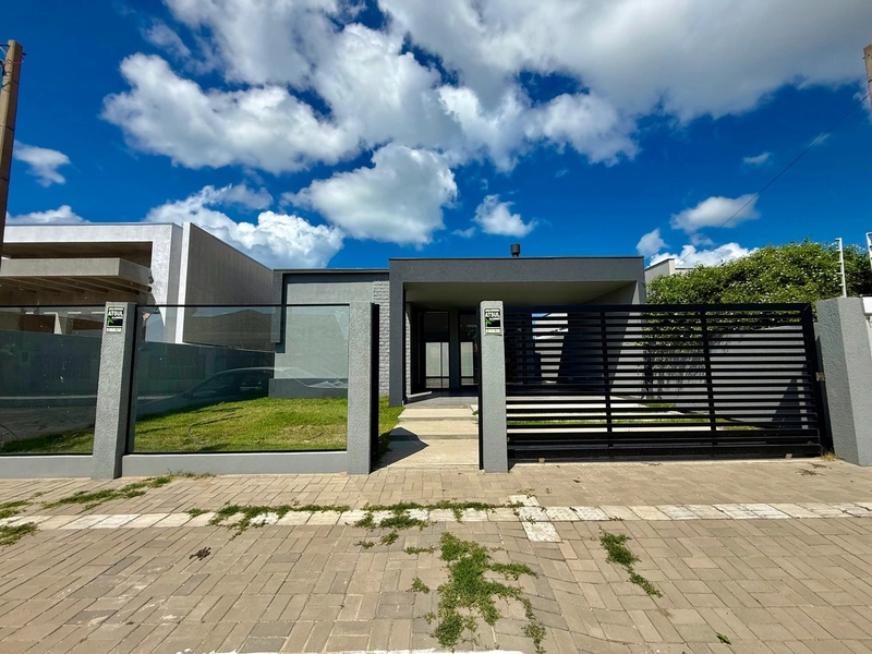 Lindo Imóvel com 2 Suítes, Living integrado com Lareira e Perto do Mar: 24ª foto da galeria de imagens do imóvel