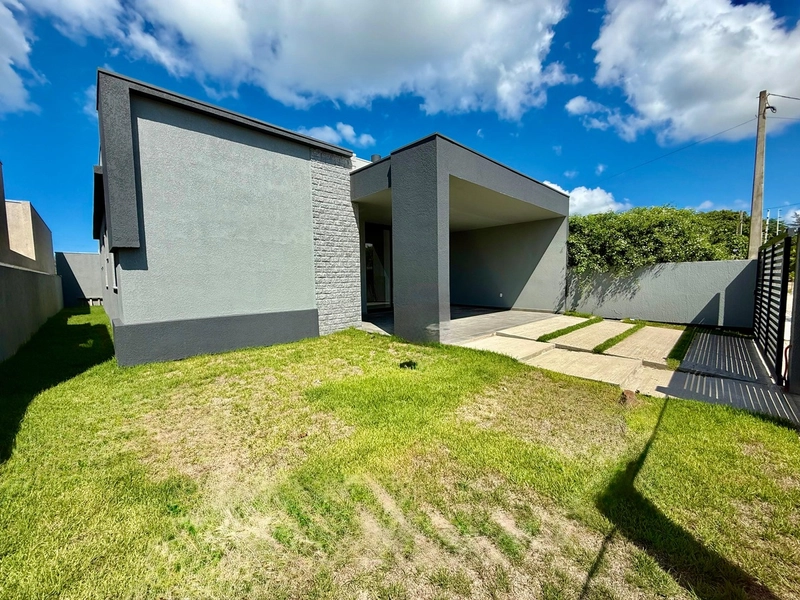 Lindo Imóvel com 2 Suítes, Living integrado com Lareira e Perto do Mar: 23ª foto da galeria de imagens do imóvel