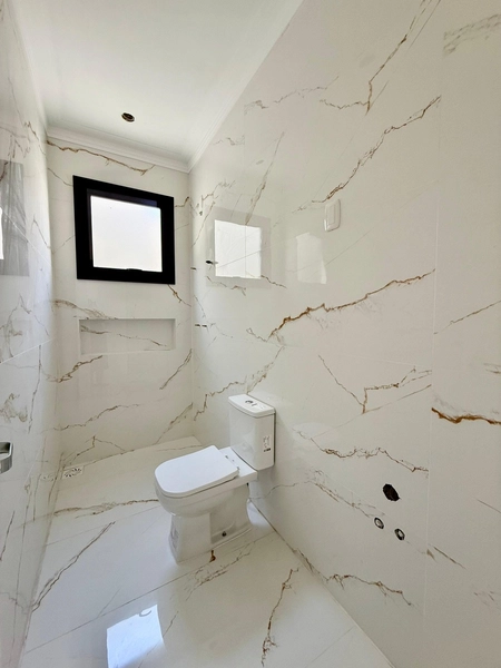 Lindo Imóvel com 2 Suítes, Living integrado com Lareira e Perto do Mar: 15ª foto da galeria de imagens do imóvel