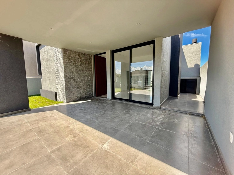 Lindo Imóvel com 2 Suítes, Living integrado com Lareira e Perto do Mar: 4ª foto da galeria de imagens do imóvel