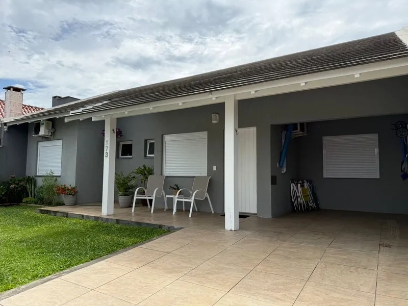 Ampla Casa com 150m², 4 Dormitórios e Excelente Padrão de Acabamento: 1ª foto da galeria de imagens do imóvel