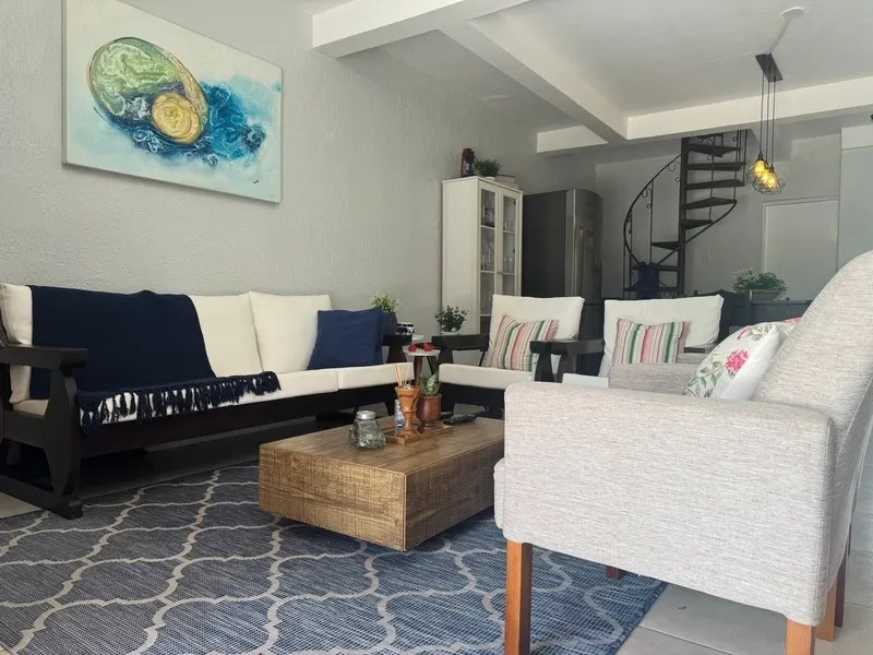 Lindo sobrado com 4 Dormitórios em 2 Terrenos e Pátio Amplo: 3ª foto da galeria de imagens do imóvel