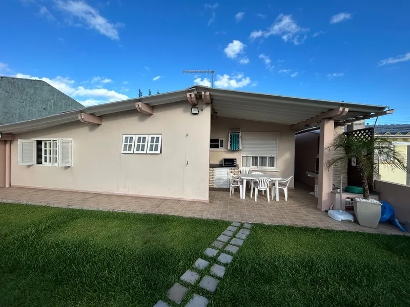 Casa com 3 Dormitórios, Amplo Pátio Fechado e Espaço Gourmet: 22ª foto da galeria de imagens do imóvel