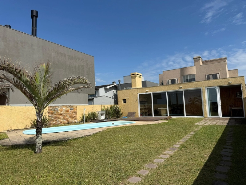 Casa à Beira Mar, com Piscina e Espaço Gourmet!: 1ª foto da galeria de imagens do imóvel