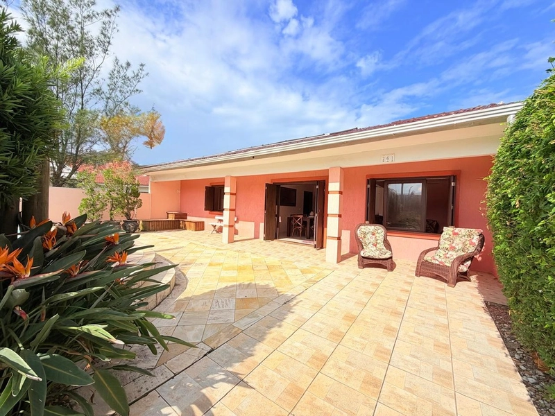 Linda Casa á 50 Metros do Mar, com Piscina e Espaço Gourmet!: 2ª foto da galeria de imagens do imóvel